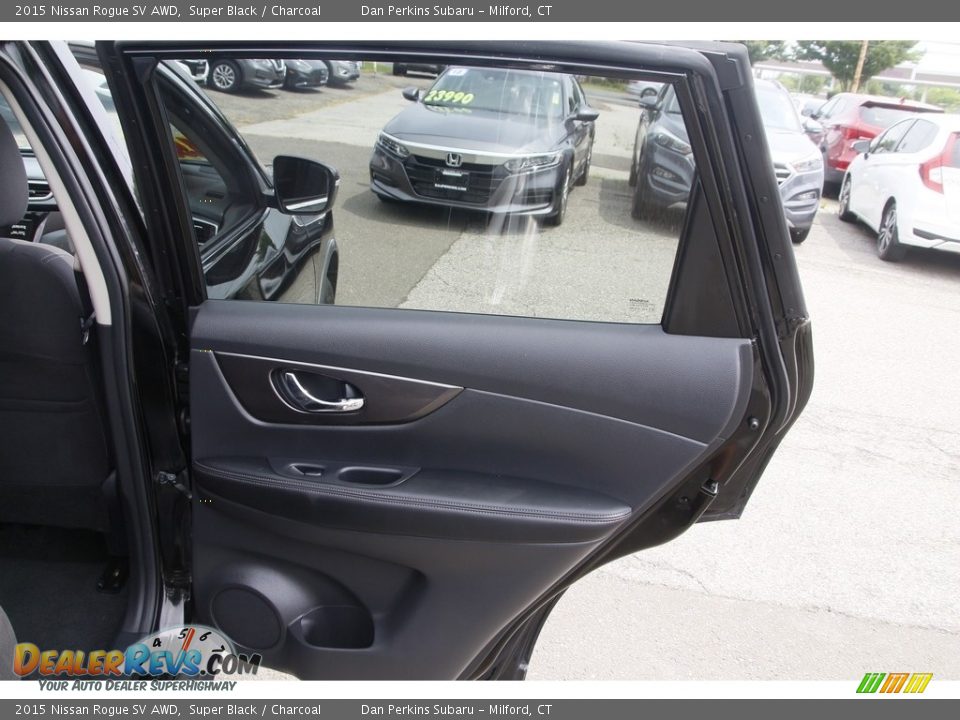 2015 Nissan Rogue SV AWD Super Black / Charcoal Photo #14