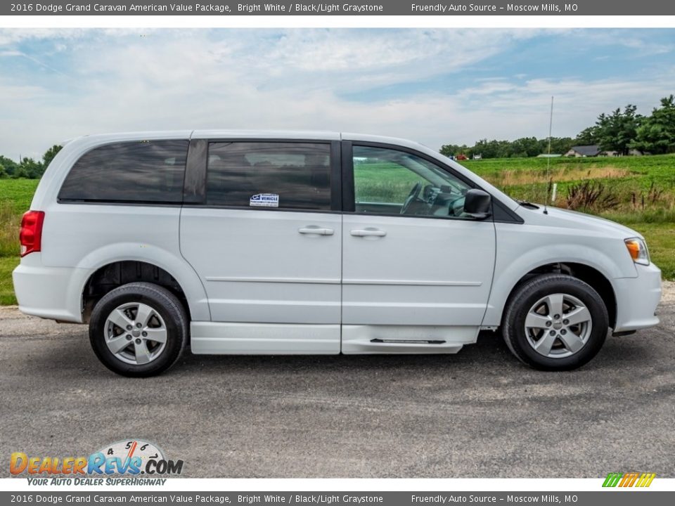 2016 Dodge Grand Caravan American Value Package Bright White / Black/Light Graystone Photo #3