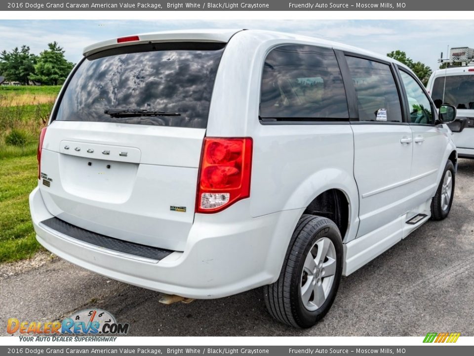 2016 Dodge Grand Caravan American Value Package Bright White / Black/Light Graystone Photo #4