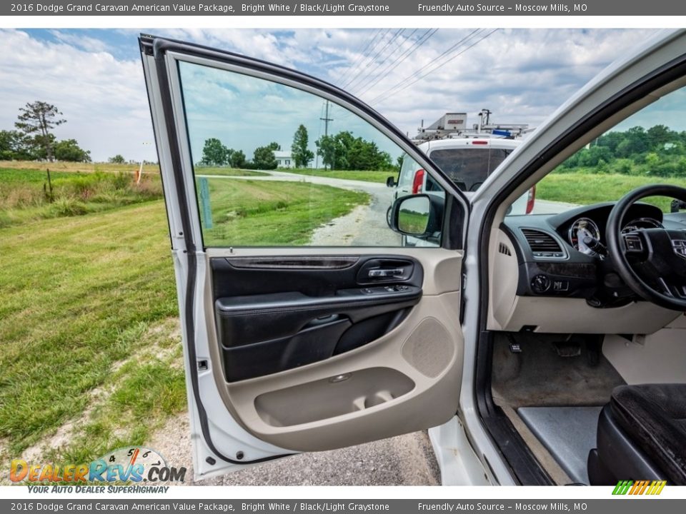 2016 Dodge Grand Caravan American Value Package Bright White / Black/Light Graystone Photo #20