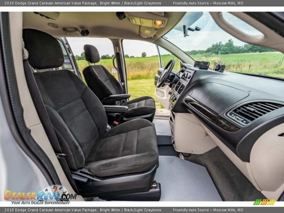 2016 Dodge Grand Caravan American Value Package Bright White / Black/Light Graystone Photo #28