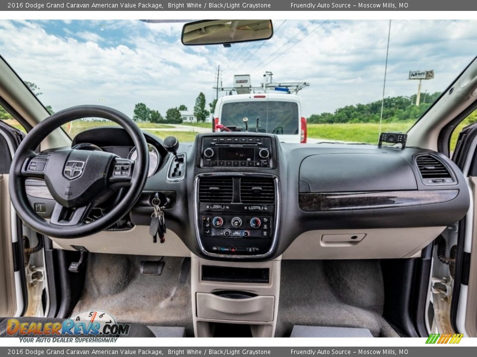 2016 Dodge Grand Caravan American Value Package Bright White / Black/Light Graystone Photo #30