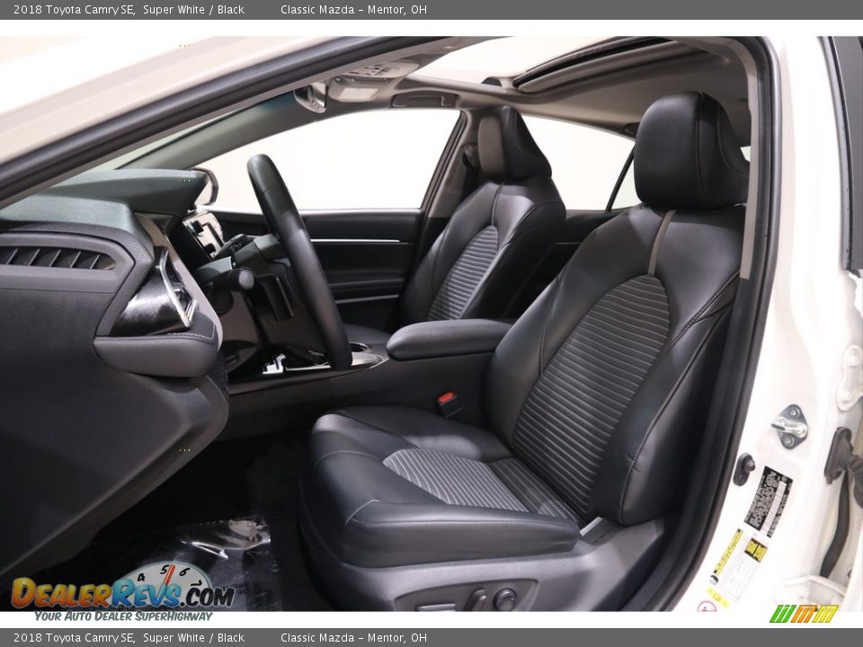 2018 Toyota Camry SE Super White / Black Photo #5