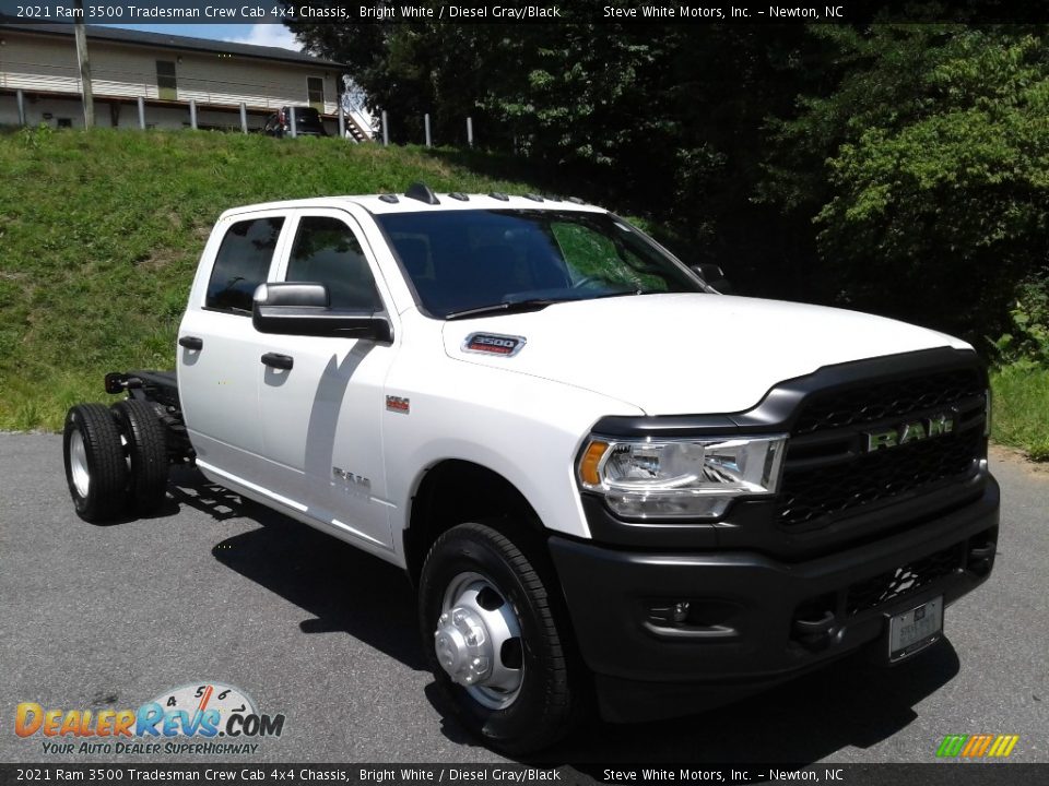 2021 Ram 3500 Tradesman Crew Cab 4x4 Chassis Bright White / Diesel Gray/Black Photo #4