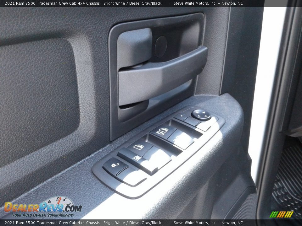 2021 Ram 3500 Tradesman Crew Cab 4x4 Chassis Bright White / Diesel Gray/Black Photo #11