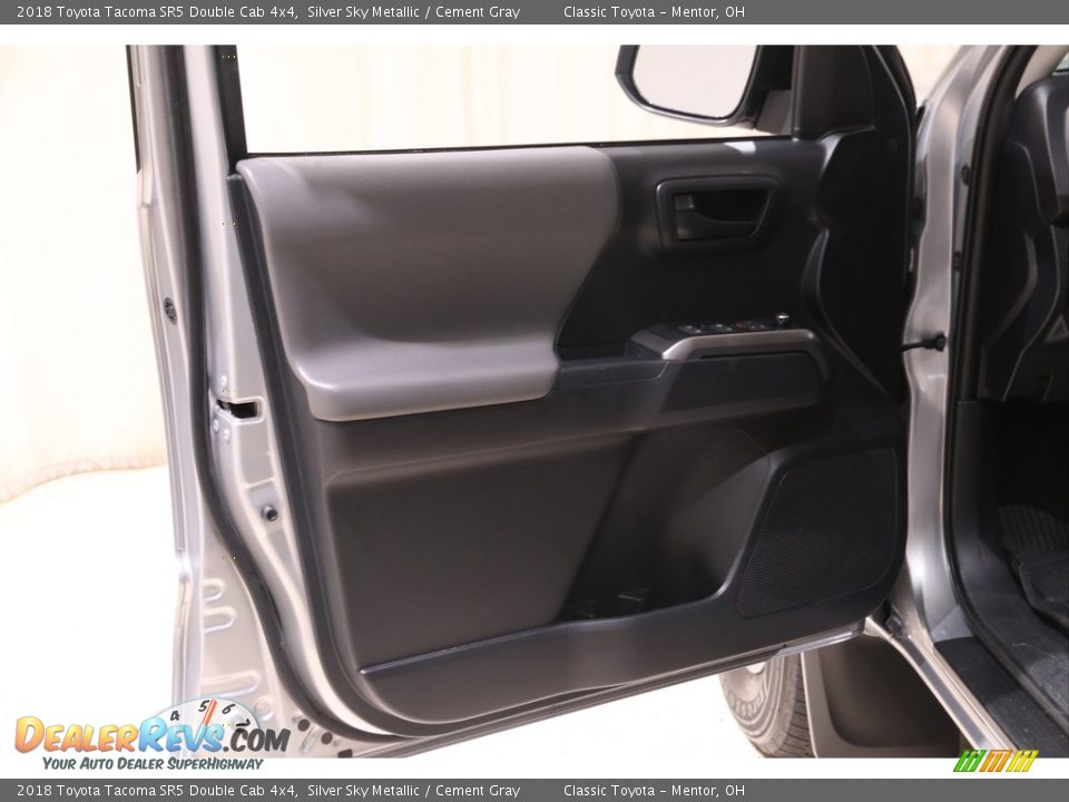 2018 Toyota Tacoma SR5 Double Cab 4x4 Silver Sky Metallic / Cement Gray Photo #4