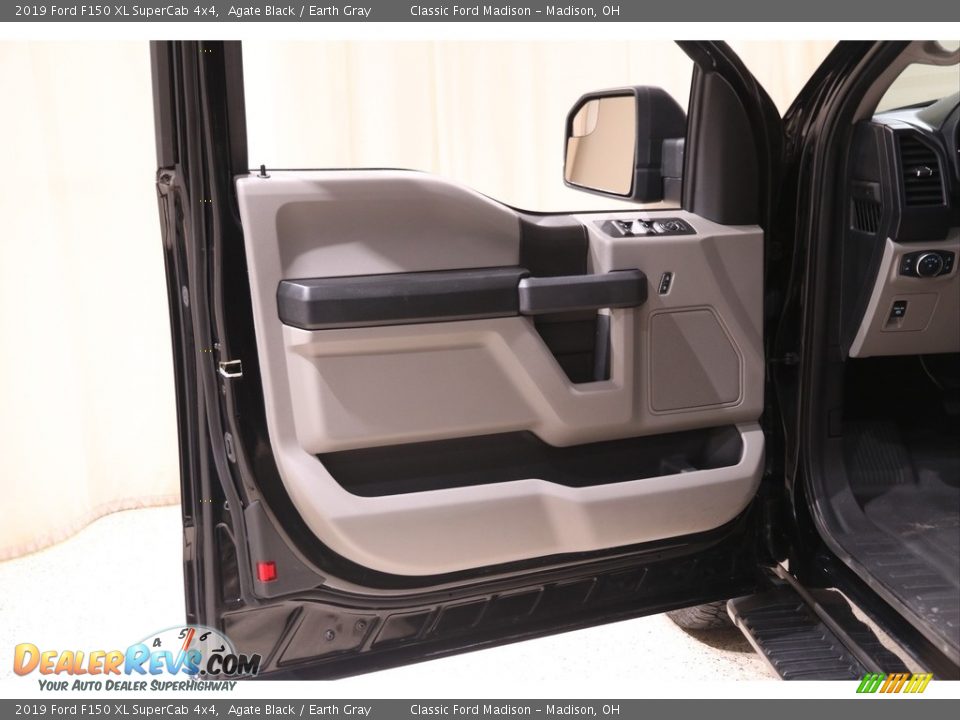 2019 Ford F150 XL SuperCab 4x4 Agate Black / Earth Gray Photo #4