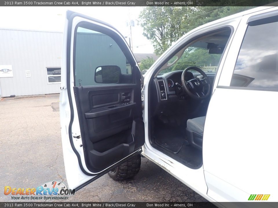 2013 Ram 3500 Tradesman Crew Cab 4x4 Bright White / Black/Diesel Gray Photo #18