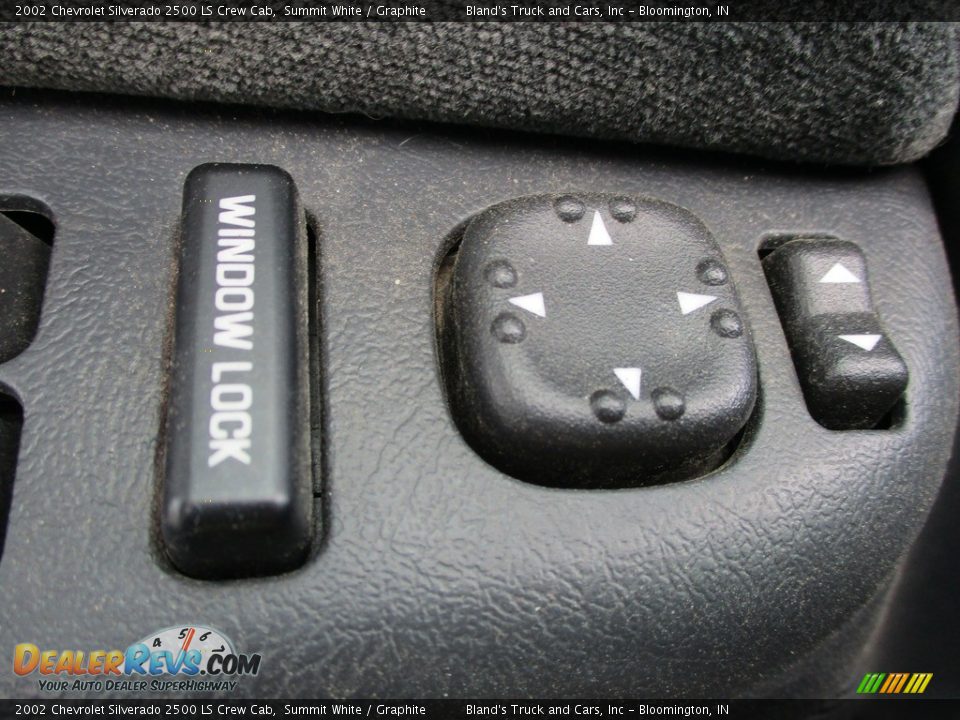 Controls of 2002 Chevrolet Silverado 2500 LS Crew Cab Photo #11