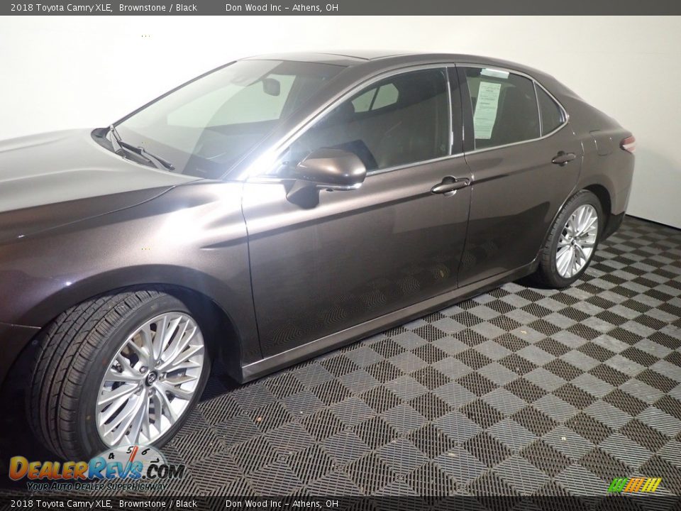 2018 Toyota Camry XLE Brownstone / Black Photo #12