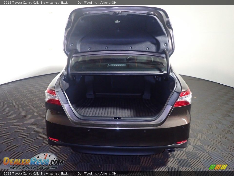 2018 Toyota Camry XLE Brownstone / Black Photo #16