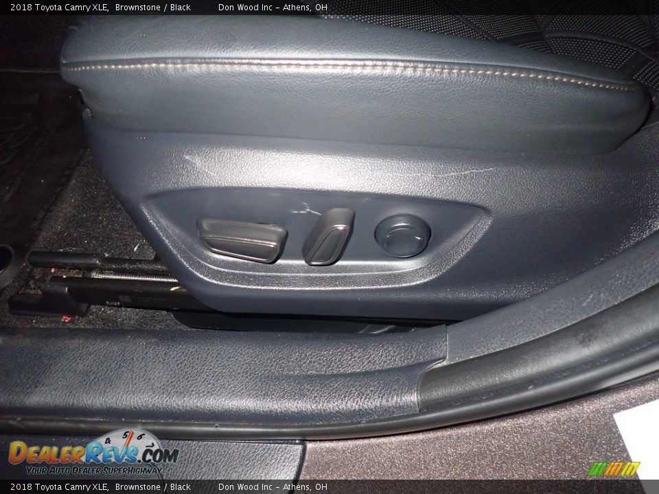 2018 Toyota Camry XLE Brownstone / Black Photo #25