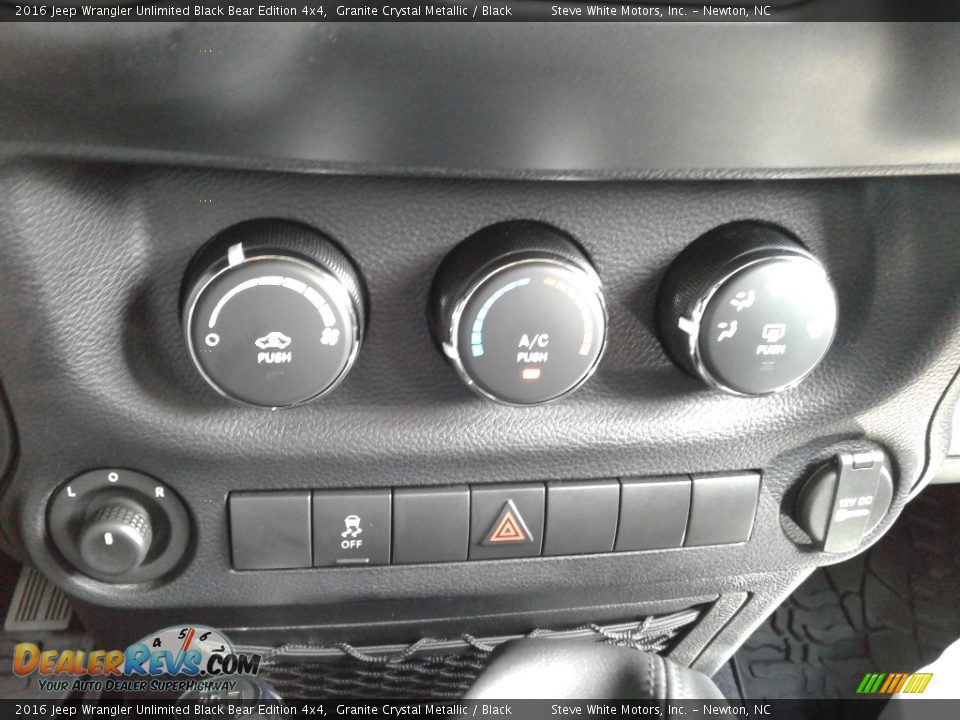 Controls of 2016 Jeep Wrangler Unlimited Black Bear Edition 4x4 Photo #27
