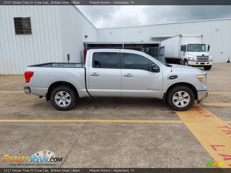 Brilliant Silver 2017 Nissan Titan SV Crew Cab Photo #8