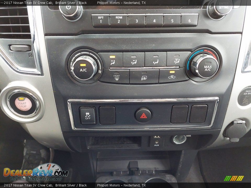 Controls of 2017 Nissan Titan SV Crew Cab Photo #21