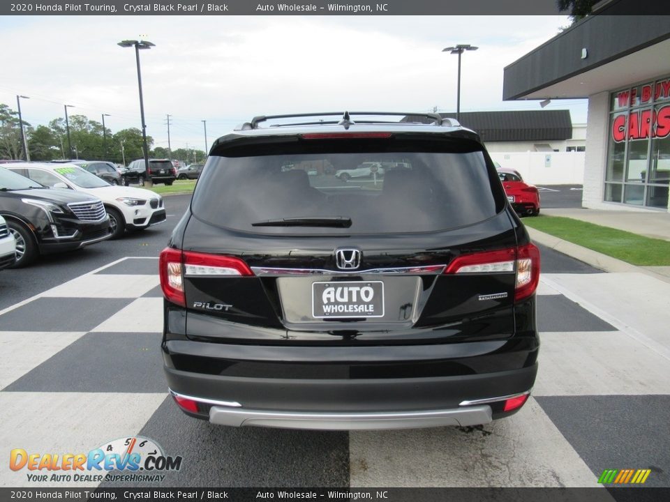 2020 Honda Pilot Touring Crystal Black Pearl / Black Photo #4