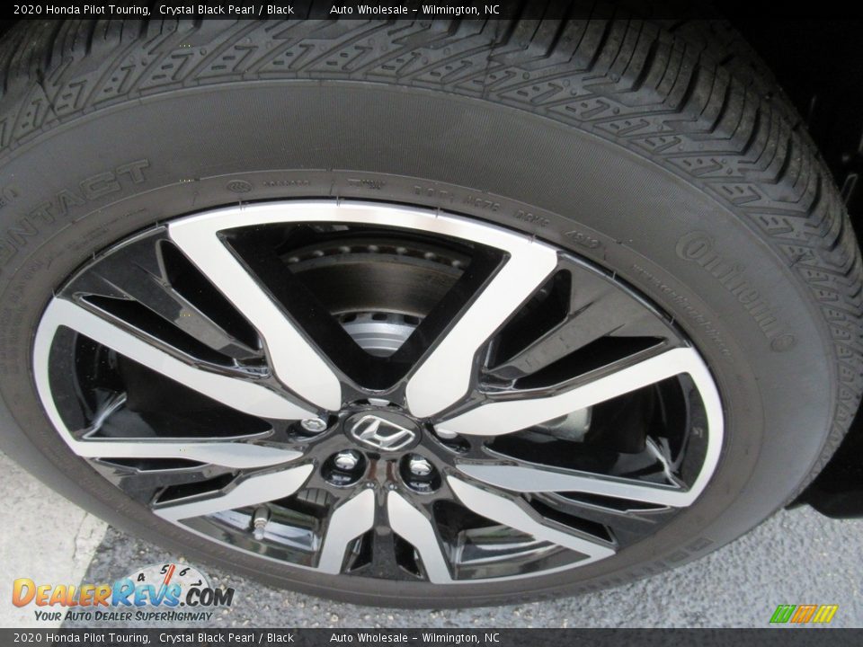 2020 Honda Pilot Touring Crystal Black Pearl / Black Photo #7