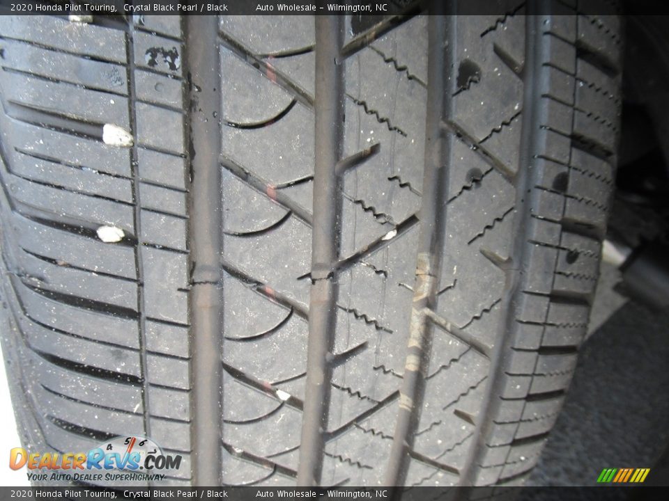 2020 Honda Pilot Touring Crystal Black Pearl / Black Photo #9