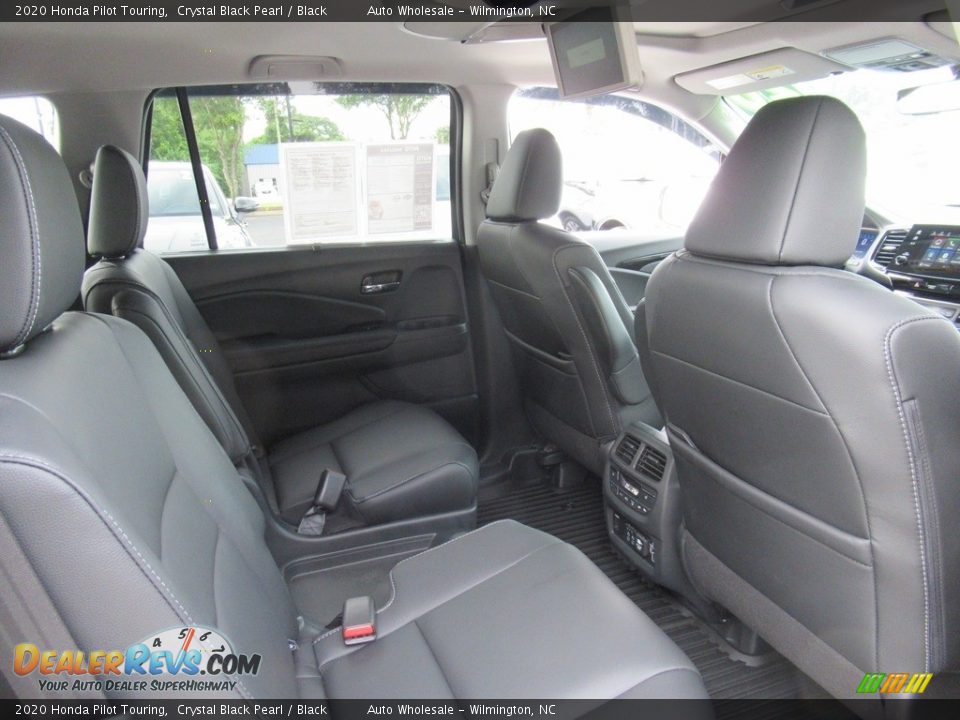 2020 Honda Pilot Touring Crystal Black Pearl / Black Photo #14