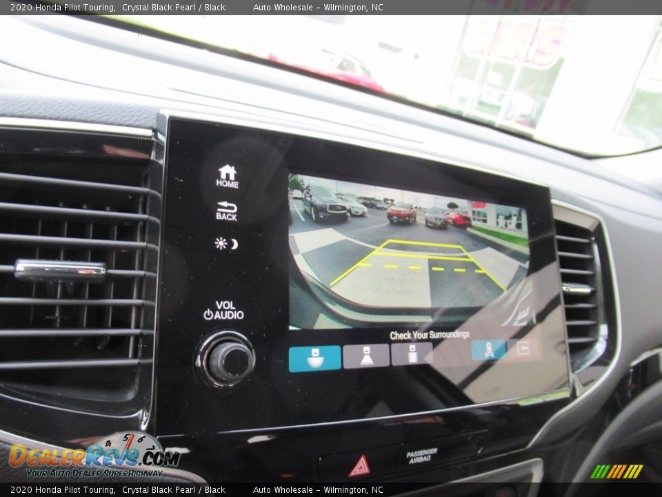 2020 Honda Pilot Touring Crystal Black Pearl / Black Photo #18