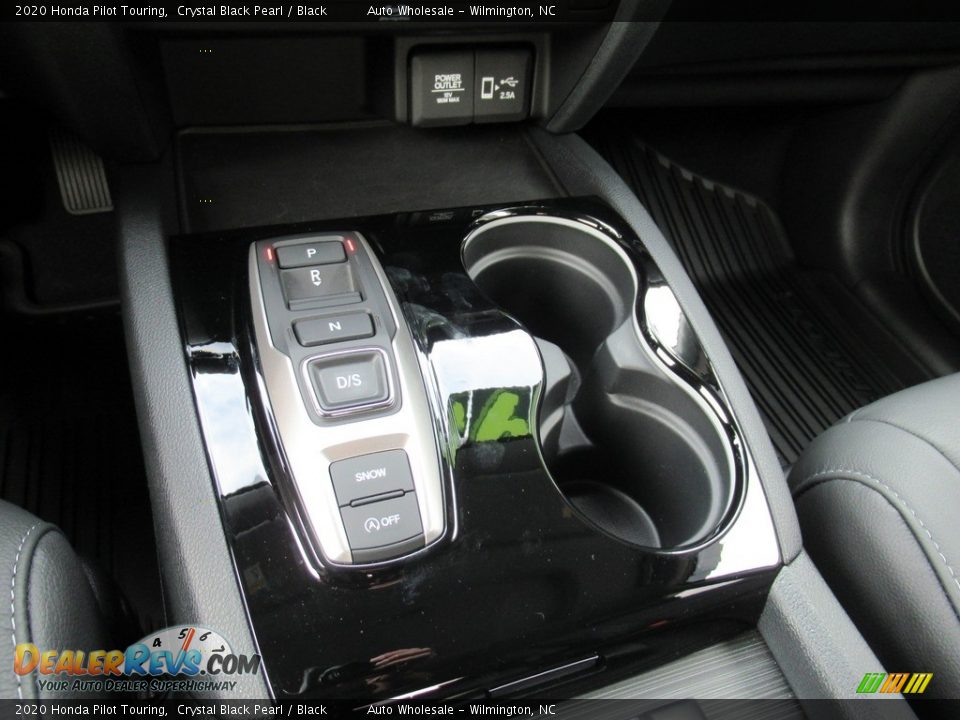 2020 Honda Pilot Touring Crystal Black Pearl / Black Photo #19