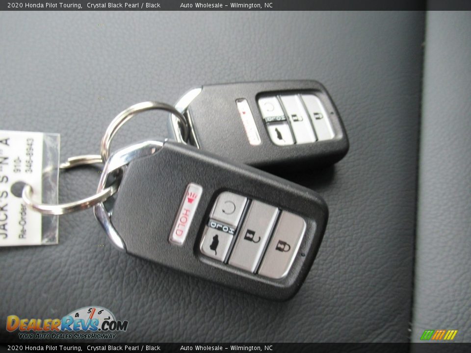 2020 Honda Pilot Touring Crystal Black Pearl / Black Photo #20