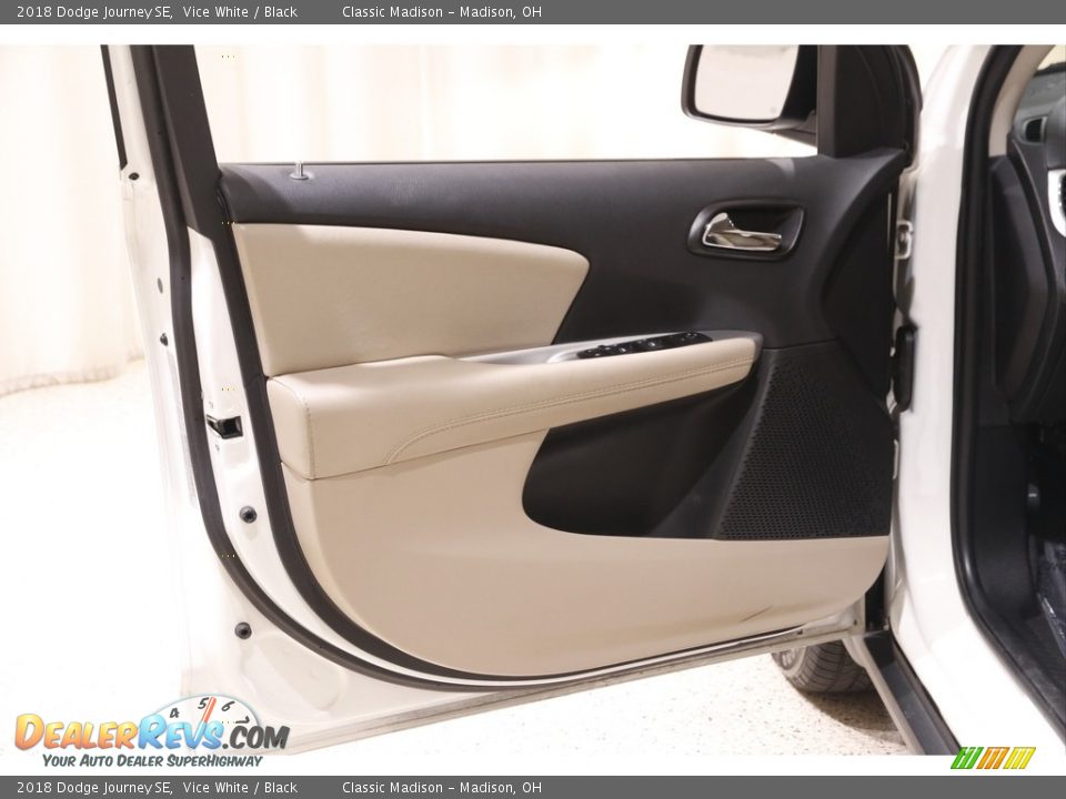 2018 Dodge Journey SE Vice White / Black Photo #4