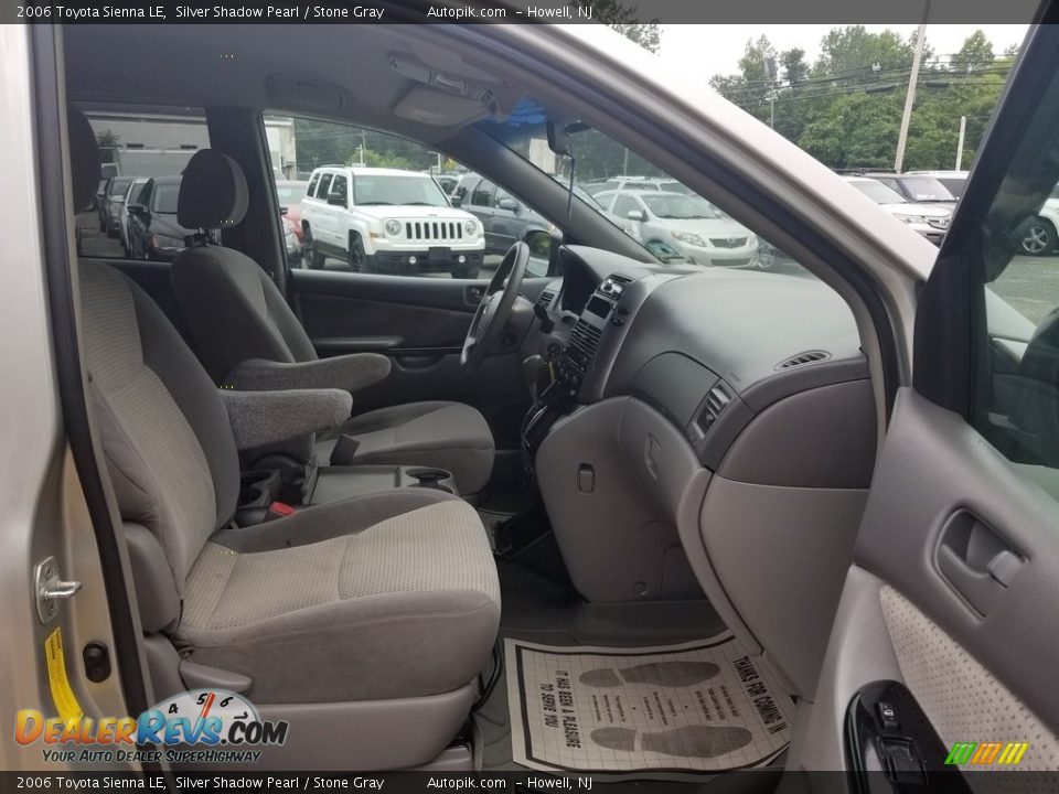 2006 Toyota Sienna LE Silver Shadow Pearl / Stone Gray Photo #16