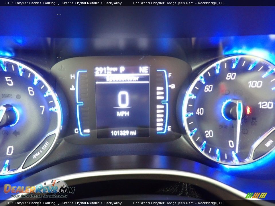 2017 Chrysler Pacifica Touring L Granite Crystal Metallic / Black/Alloy Photo #4