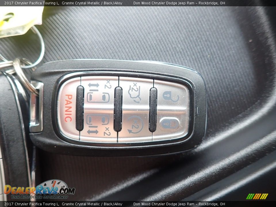 2017 Chrysler Pacifica Touring L Granite Crystal Metallic / Black/Alloy Photo #5