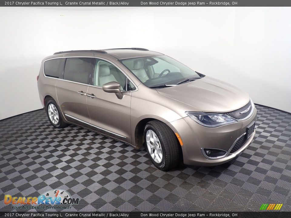 2017 Chrysler Pacifica Touring L Granite Crystal Metallic / Black/Alloy Photo #6