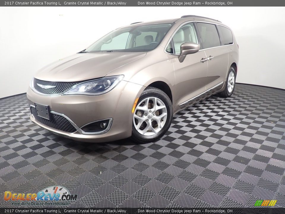 2017 Chrysler Pacifica Touring L Granite Crystal Metallic / Black/Alloy Photo #8