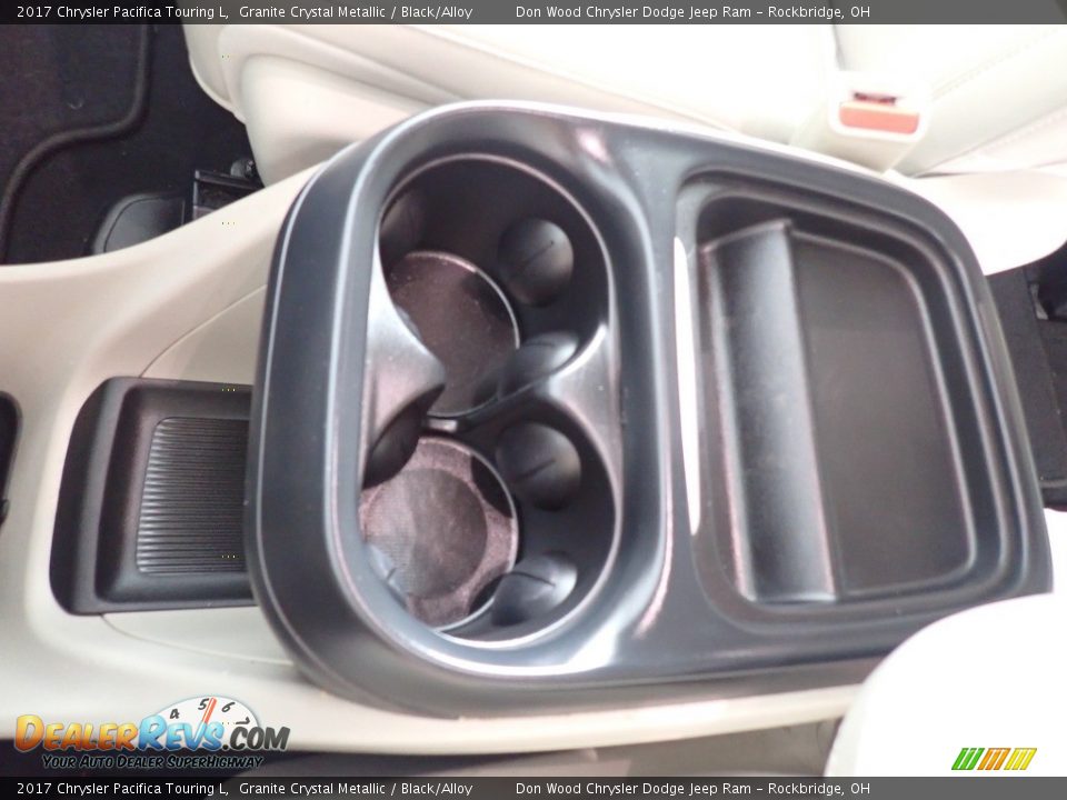 2017 Chrysler Pacifica Touring L Granite Crystal Metallic / Black/Alloy Photo #35