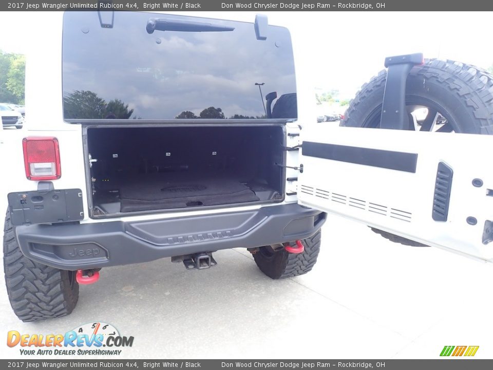 2017 Jeep Wrangler Unlimited Rubicon 4x4 Bright White / Black Photo #12