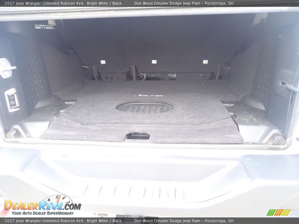 2017 Jeep Wrangler Unlimited Rubicon 4x4 Bright White / Black Photo #13