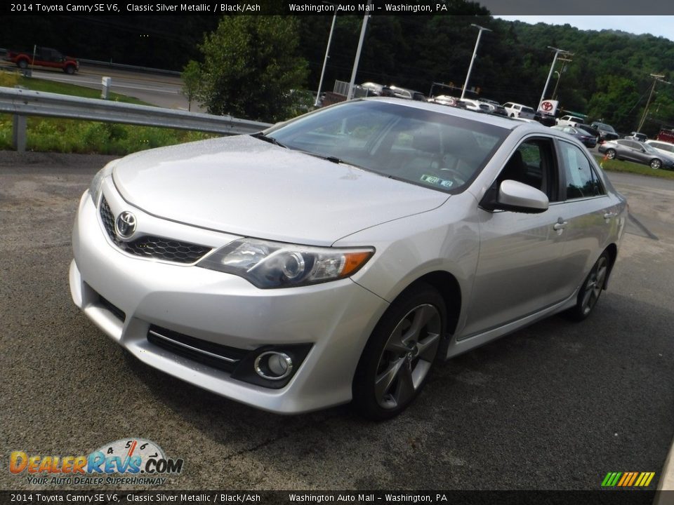 2014 Toyota Camry SE V6 Classic Silver Metallic / Black/Ash Photo #11