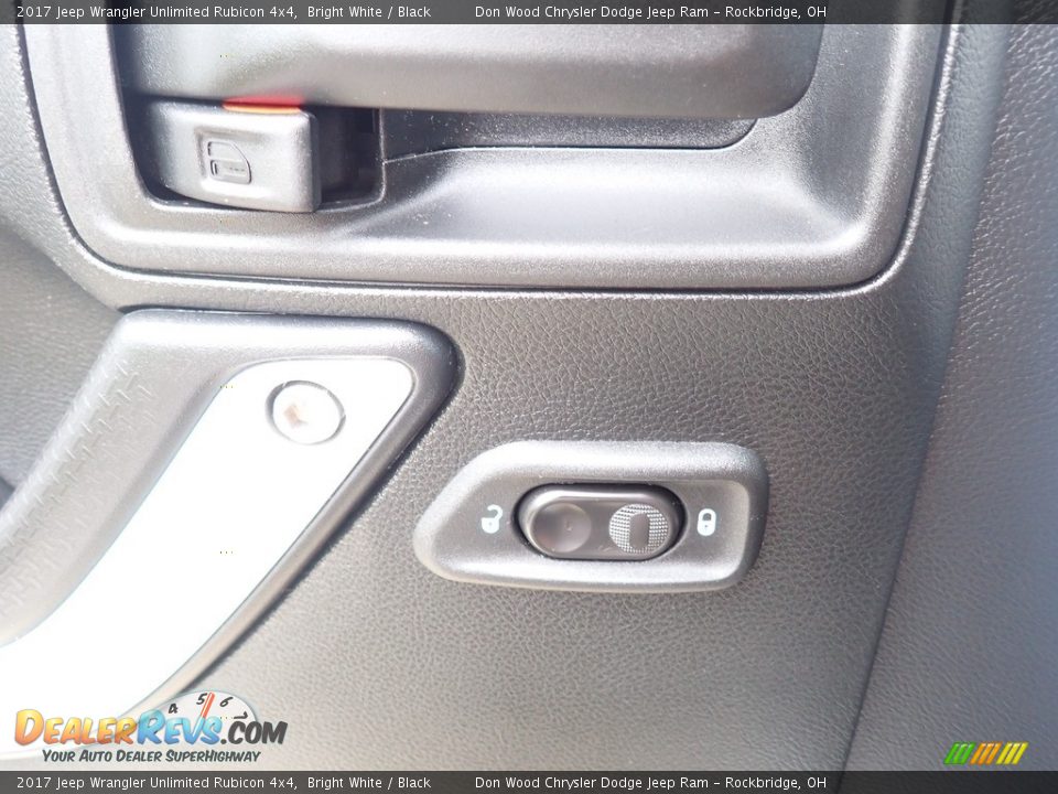 2017 Jeep Wrangler Unlimited Rubicon 4x4 Bright White / Black Photo #16