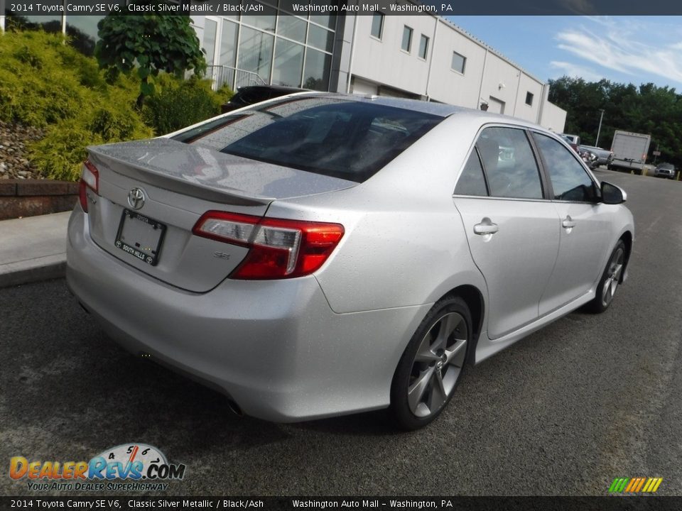 2014 Toyota Camry SE V6 Classic Silver Metallic / Black/Ash Photo #16