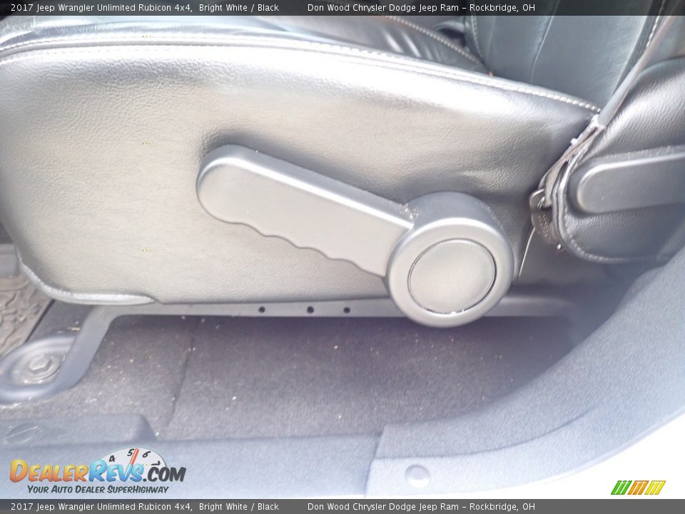2017 Jeep Wrangler Unlimited Rubicon 4x4 Bright White / Black Photo #18