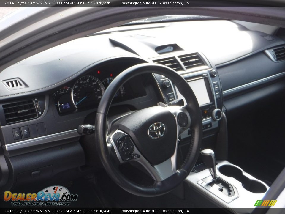 2014 Toyota Camry SE V6 Classic Silver Metallic / Black/Ash Photo #19