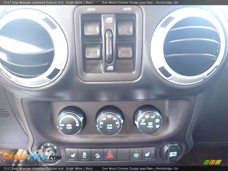 2017 Jeep Wrangler Unlimited Rubicon 4x4 Bright White / Black Photo #24