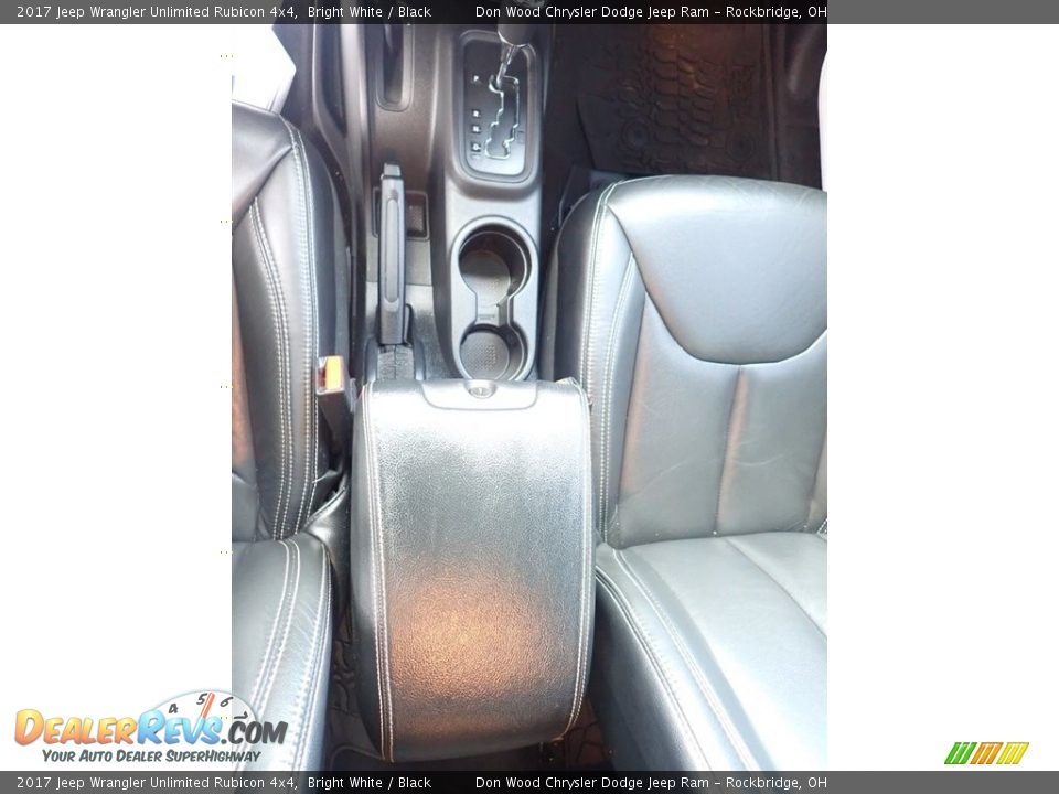 2017 Jeep Wrangler Unlimited Rubicon 4x4 Bright White / Black Photo #27
