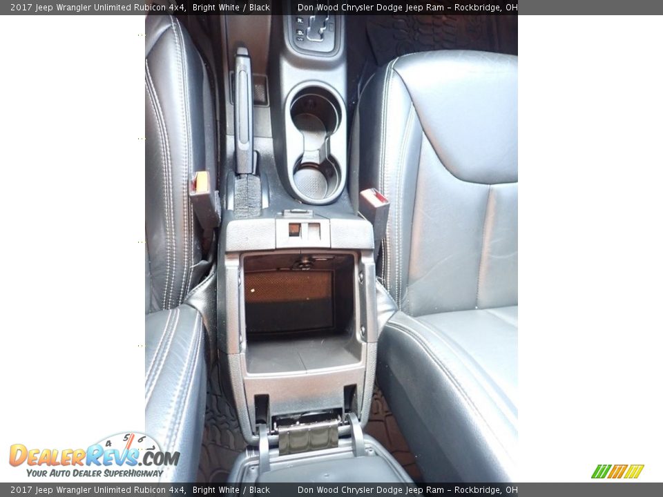 2017 Jeep Wrangler Unlimited Rubicon 4x4 Bright White / Black Photo #29