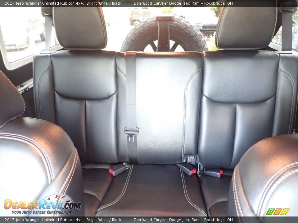 2017 Jeep Wrangler Unlimited Rubicon 4x4 Bright White / Black Photo #30
