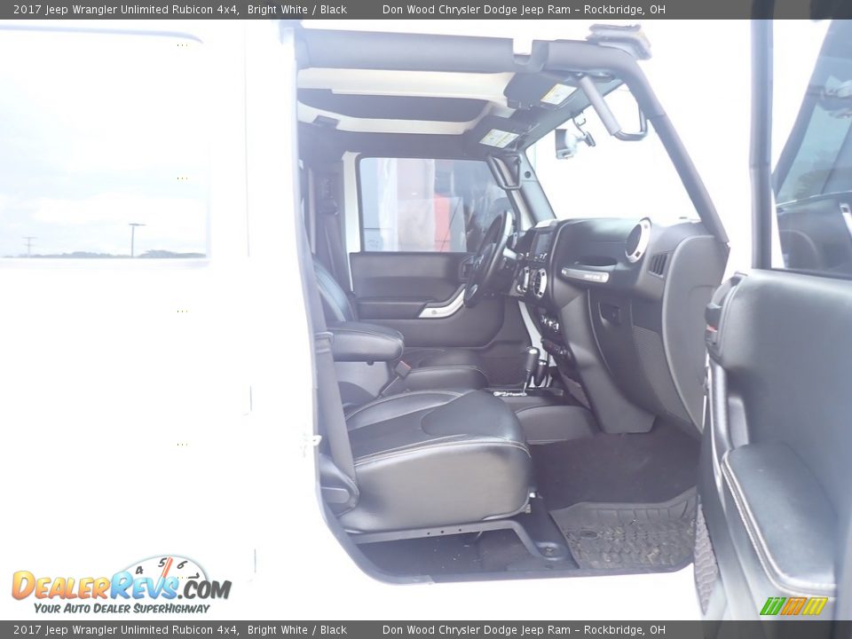 2017 Jeep Wrangler Unlimited Rubicon 4x4 Bright White / Black Photo #35