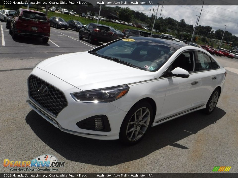 Front 3/4 View of 2019 Hyundai Sonata Limited Photo #6