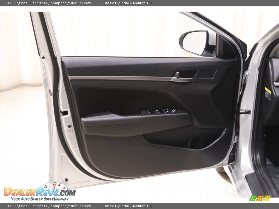 2018 Hyundai Elantra SEL Symphony Silver / Black Photo #4