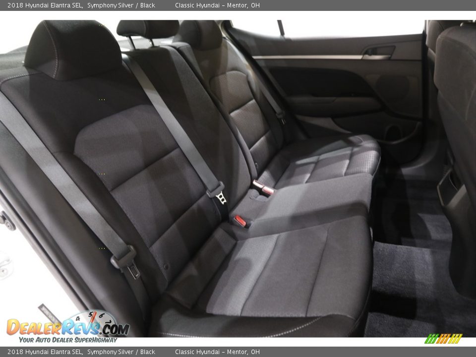 2018 Hyundai Elantra SEL Symphony Silver / Black Photo #15