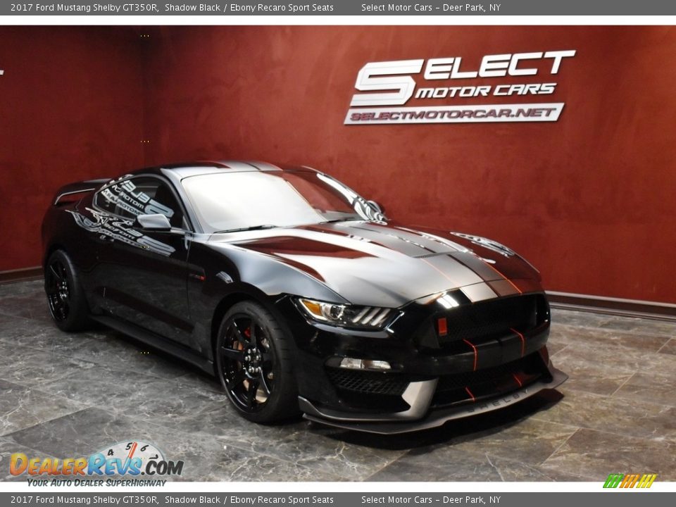 Front 3/4 View of 2017 Ford Mustang Shelby GT350R Photo #3
