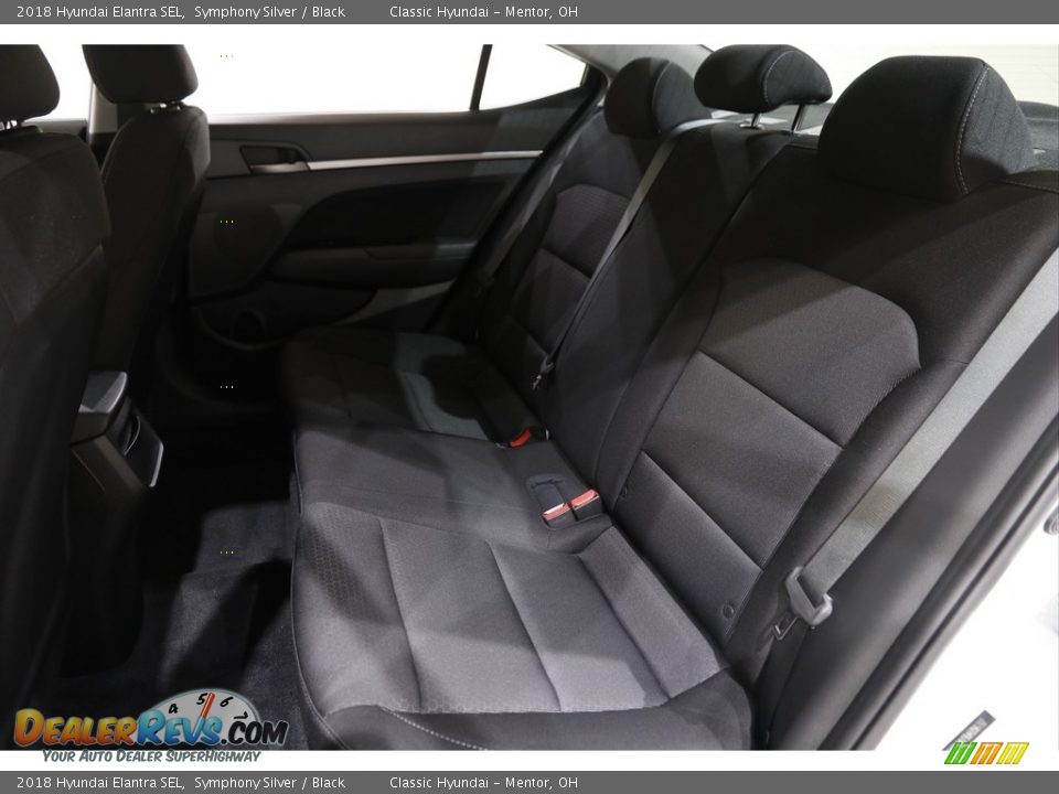 2018 Hyundai Elantra SEL Symphony Silver / Black Photo #16